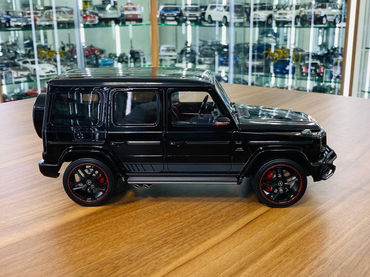 1/18 Diecast Mercedes Benz AMG G 63 (2019) Obsidian Black by Almost Real