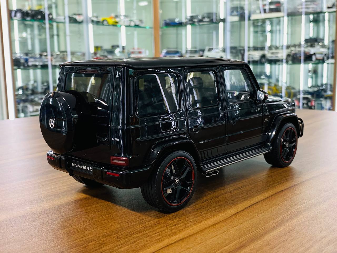 1/18 Diecast Mercedes Benz AMG G 63 (2019) Obsidian Black by Almost Real