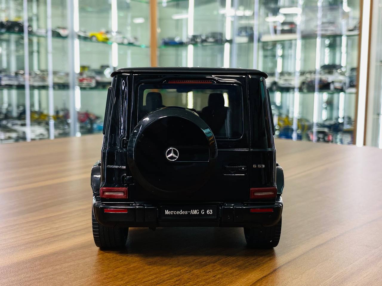 1/18 Diecast Mercedes Benz AMG G 63 (2019) Obsidian Black by Almost Real