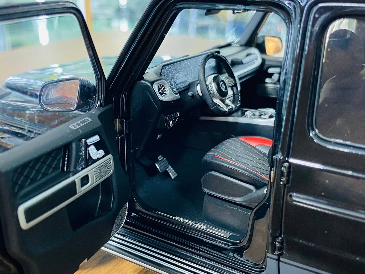 1/18 Diecast Mercedes Benz AMG G 63 (2019) Obsidian Black by Almost Real