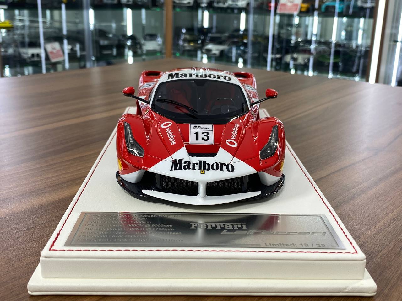 1/18 Resin – Ferrari LaFerrari | Davis & Giovanni | Limited 20 pcs | Marlboro Red / White Decal