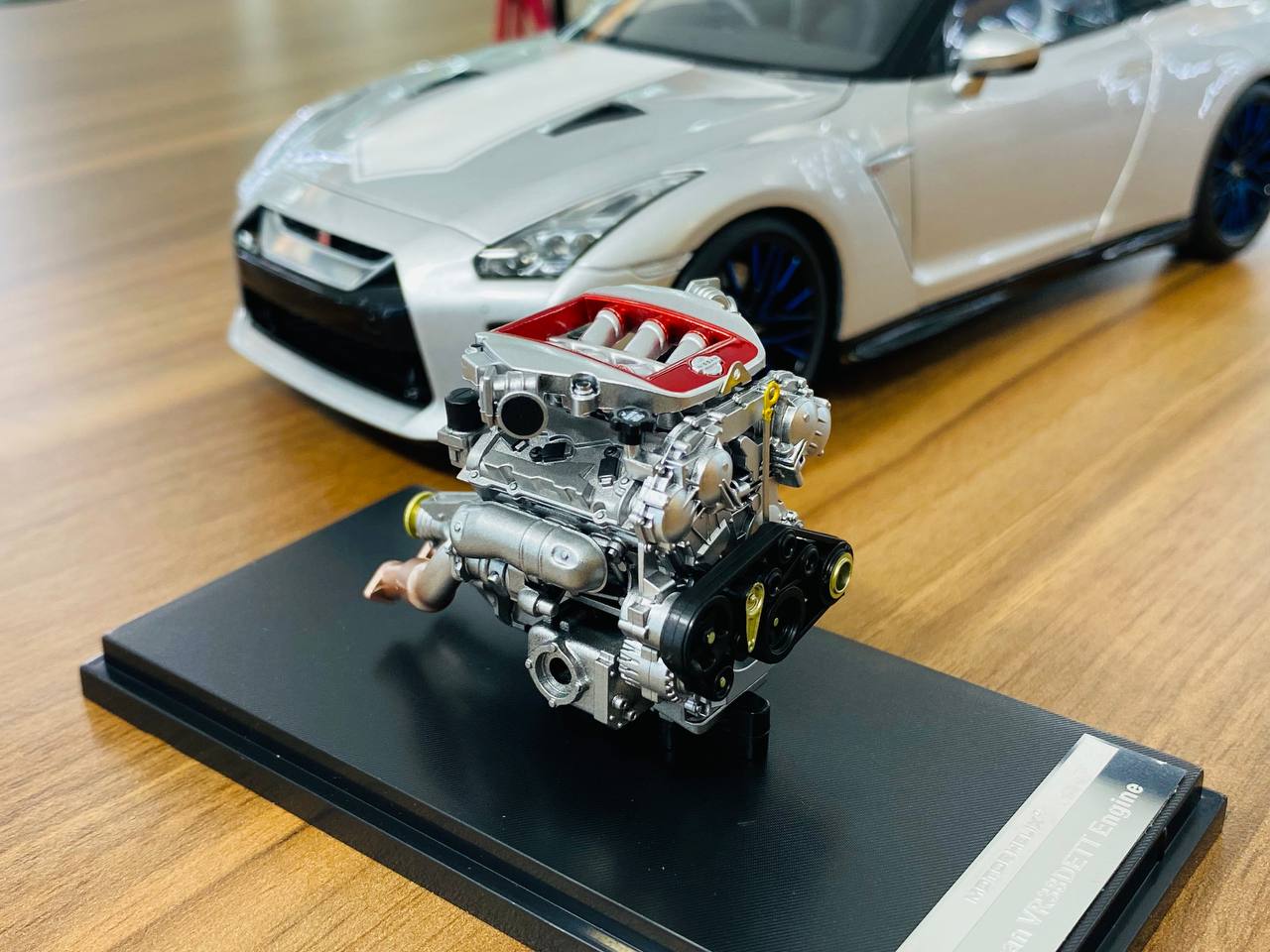 1/18 Diecast MotorHelix Nissan GT-R R35 50th Anniversary in Silver Ultimate Metal, Limited to 599 Pieces