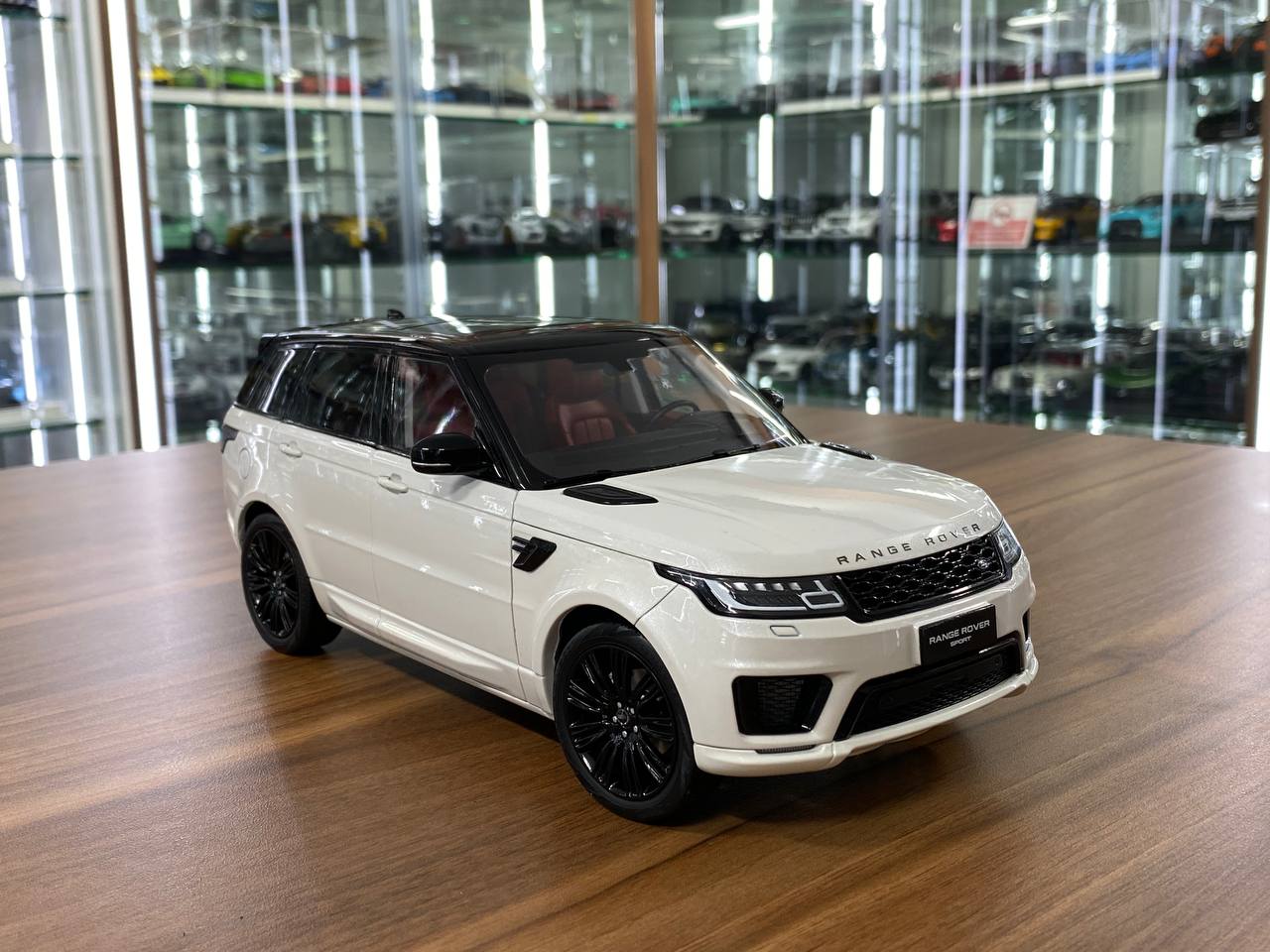 1/18 Diecast Whelart Land Rover Range Rover SPORT 2018 White| Full opening
