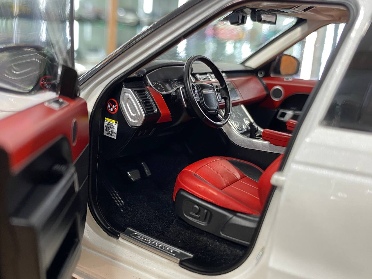 1/18 Diecast Whelart Land Rover Range Rover SPORT 2018 White| Full opening