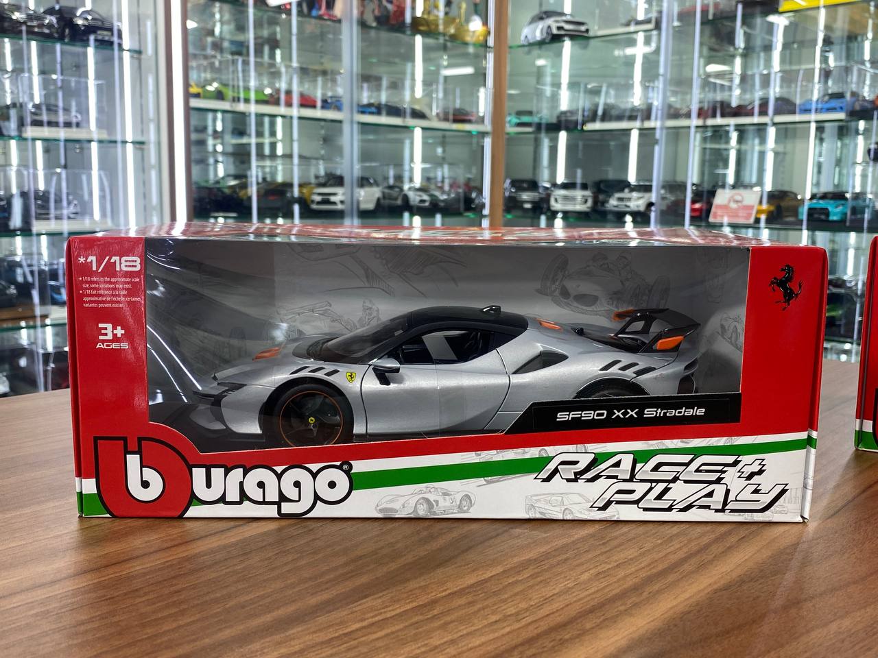 1/18 Metal Diecast Bburago Ferrari SF90 XX Stradale in Silver