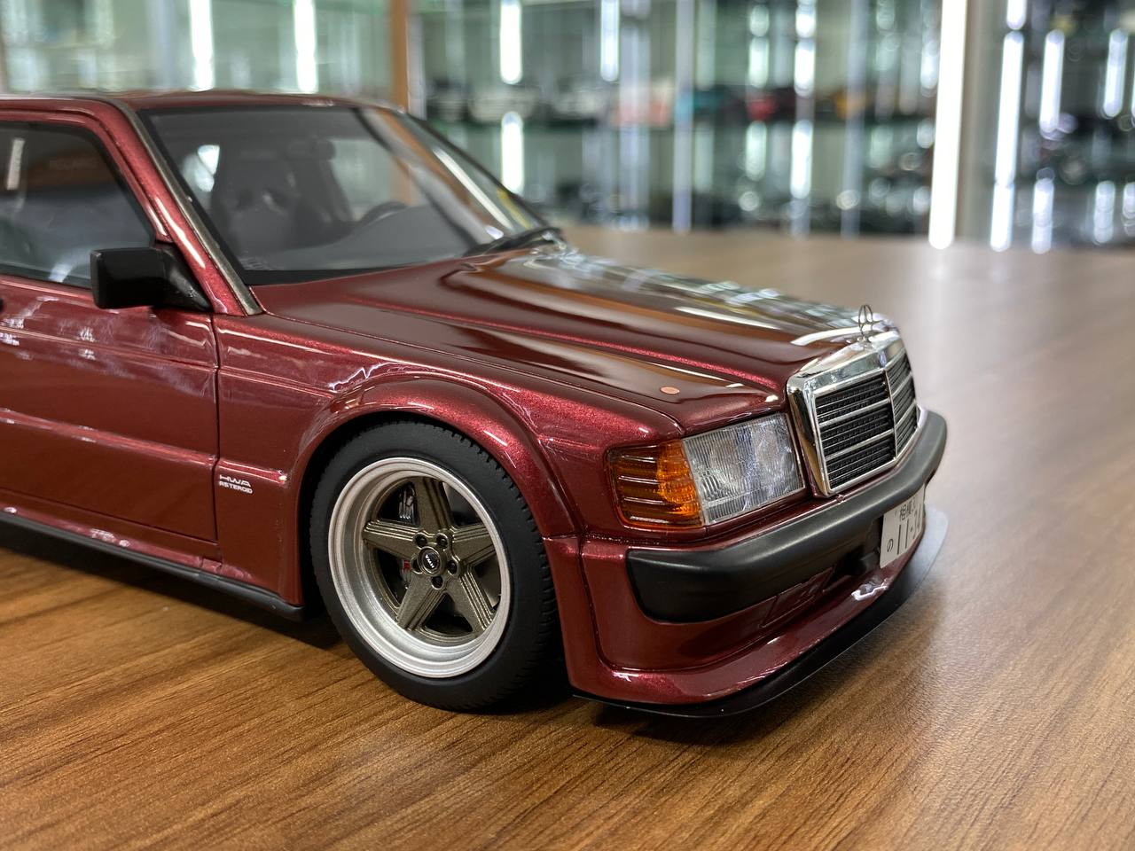1/18 Resin Model – Mercedes Benz 190E RAUH-Welt Republik 2.6-16 | OttO Mobile | Red | Limited 3000