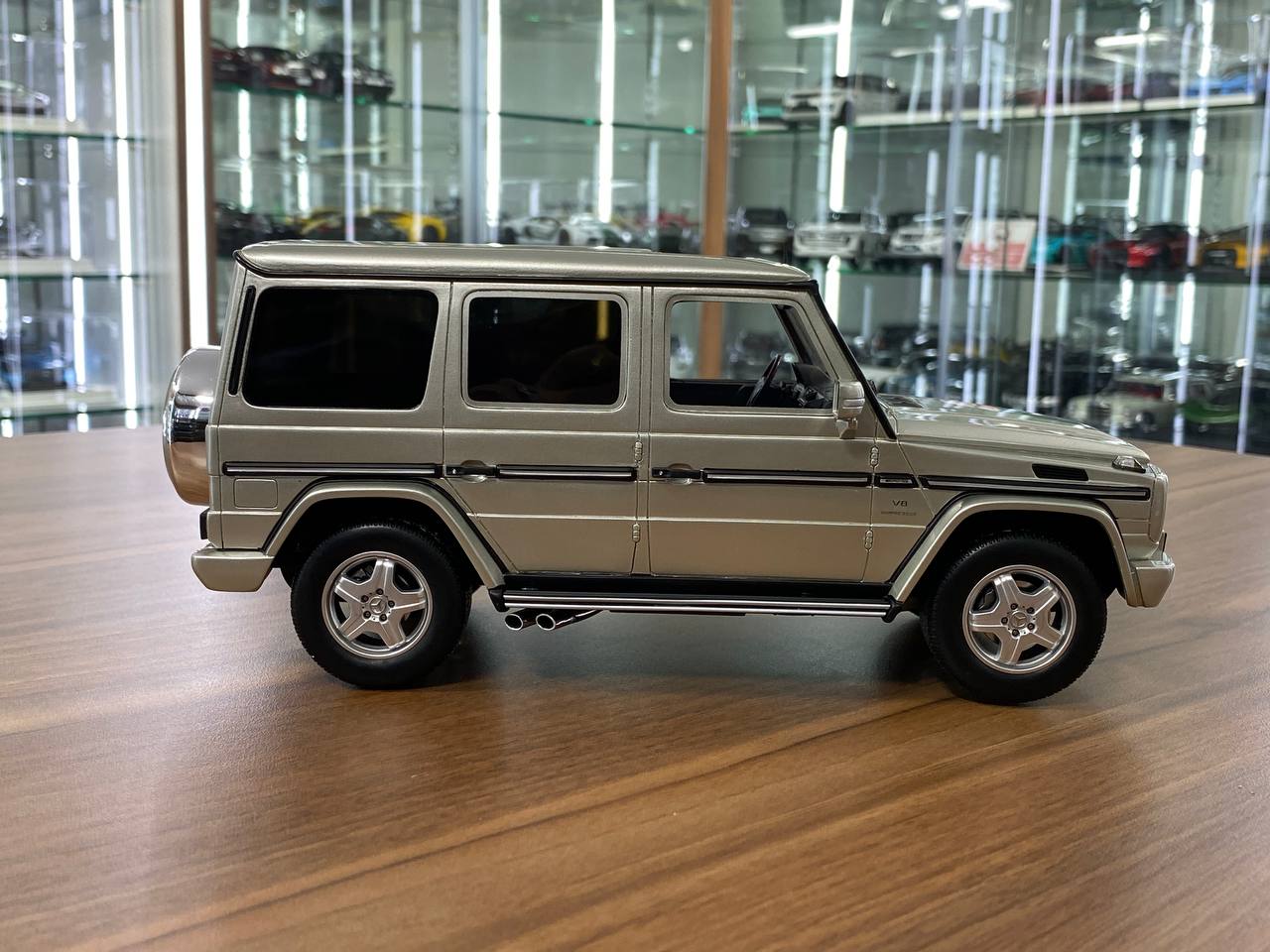 1/18 Resin Model – Mercedes-Benz G55 AMG | OttO Mobile| Gold | Limited 999 pcs
