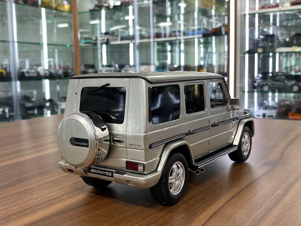 1/18 Resin Model – Mercedes-Benz G55 AMG | OttO Mobile| Gold | Limited 999 pcs