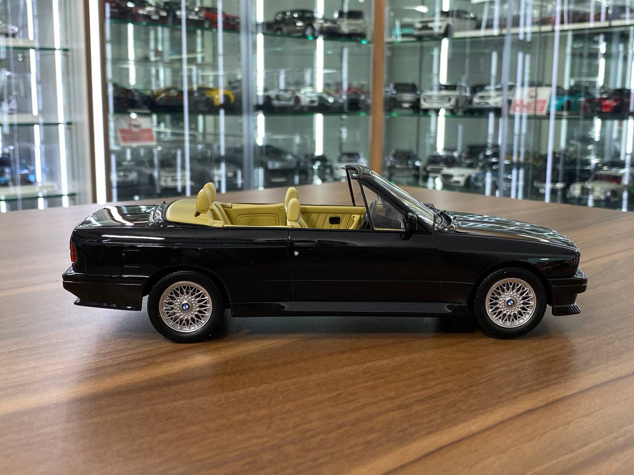 1/18 Resin Model OttO Mobile BMW M3 E30 Convertible – Black – Limited 3000 pcs