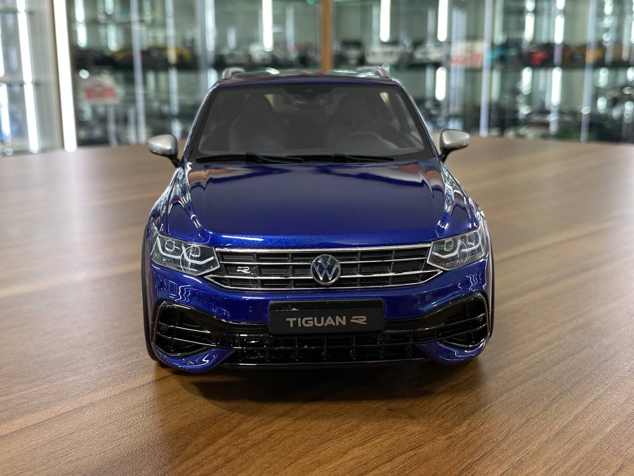 1/18 Resin Model OttO Mobile Volkswagen Tiguan R – Blue – Limited 1500 pcs