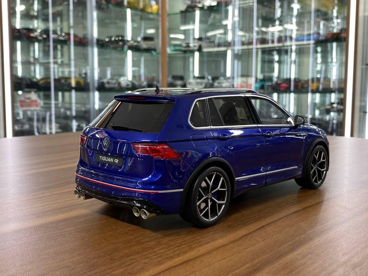 1/18 Resin Model OttO Mobile Volkswagen Tiguan R – Blue – Limited 1500 pcs