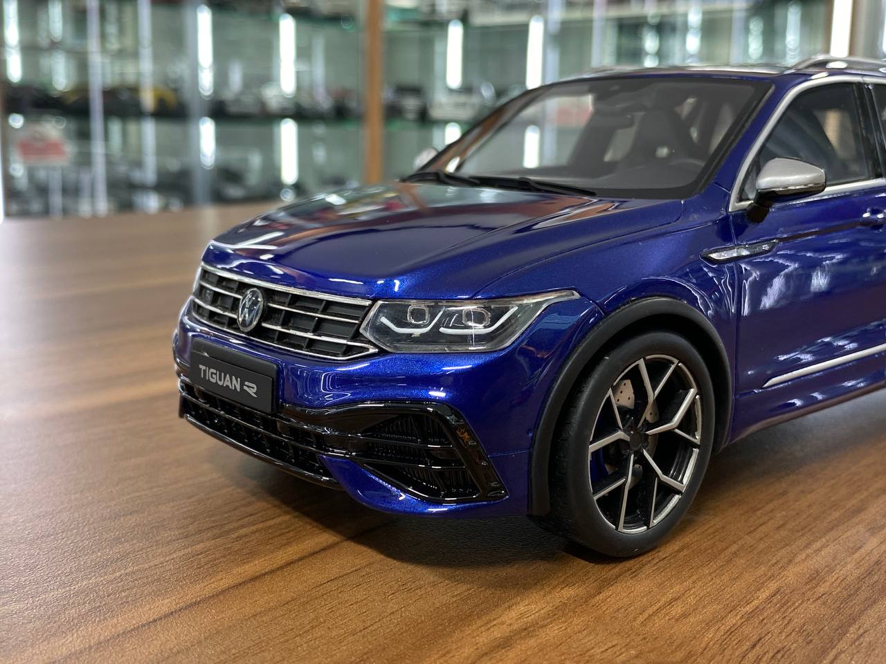 1/18 Resin Model OttO Mobile Volkswagen Tiguan R – Blue – Limited 1500 pcs
