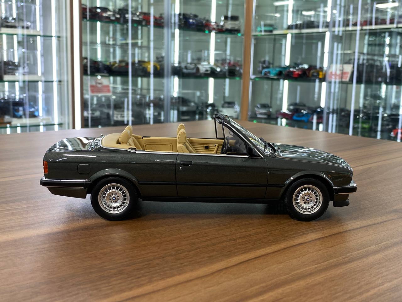 1/18 Resin Model OttO Mobile BMW 325i E30 Cabrio – Grey – Limited 2000 pcs