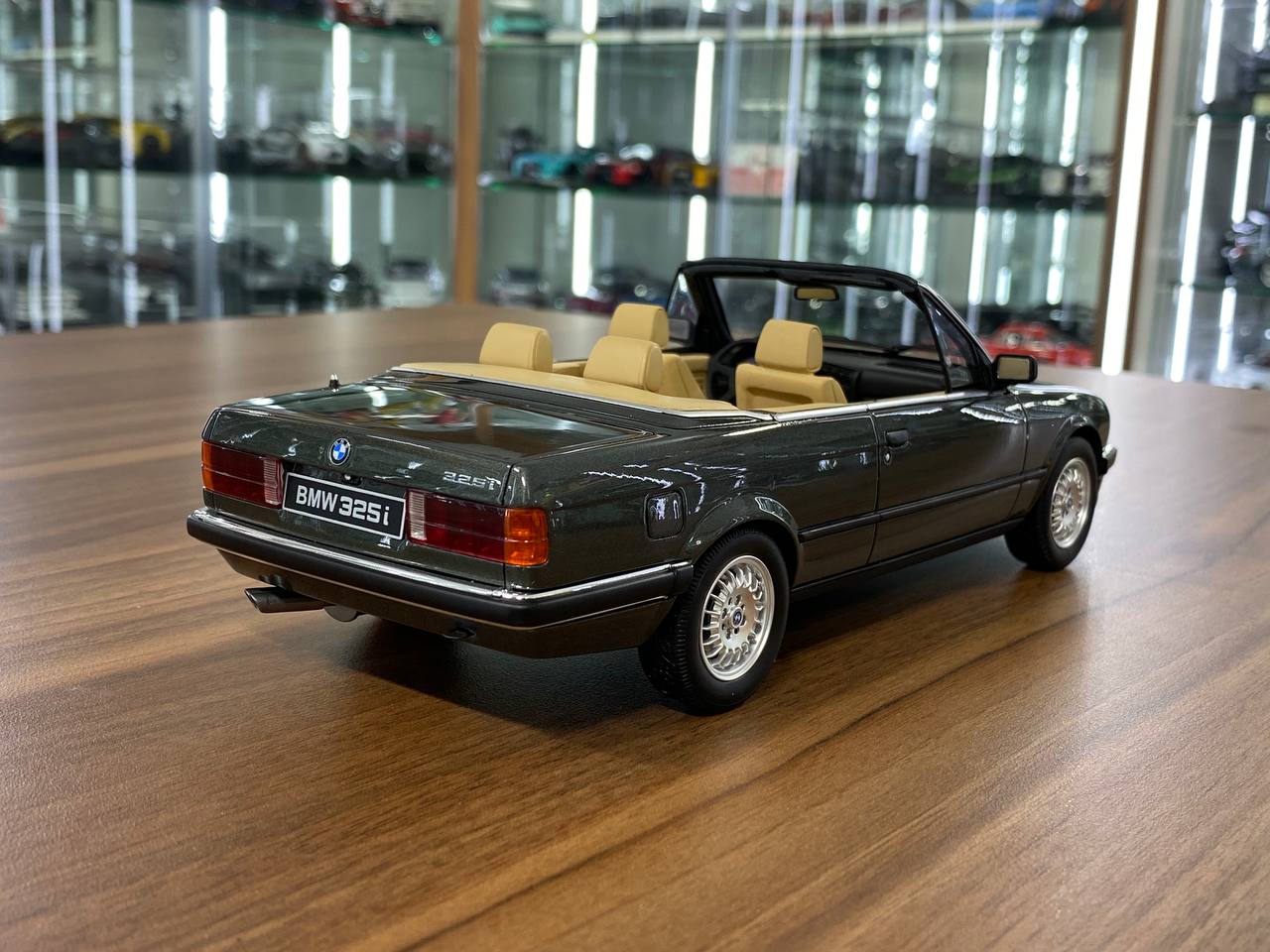 1/18 Resin Model OttO Mobile BMW 325i E30 Cabrio – Grey – Limited 2000 pcs
