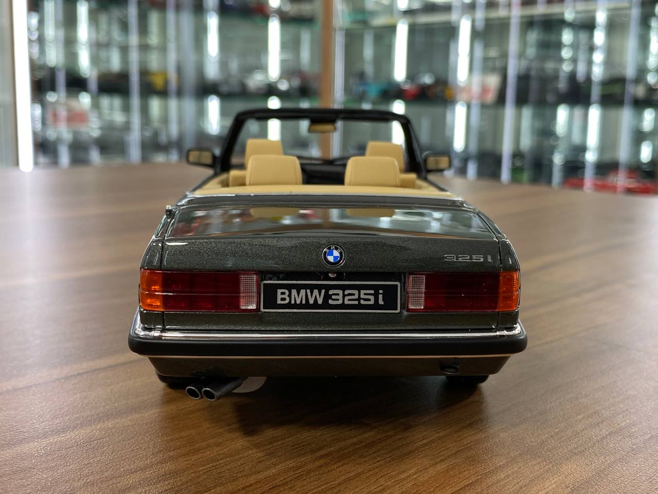1/18 Resin Model OttO Mobile BMW 325i E30 Cabrio – Grey – Limited 2000 pcs