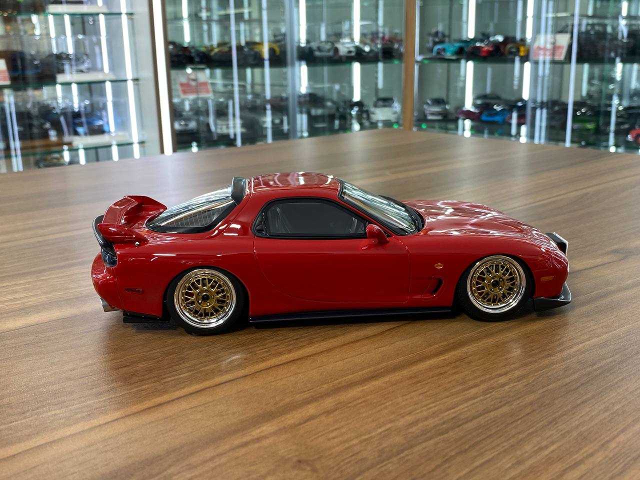 1/18 Resin Model OttO Mobile Mazda RX7 FD Khyzyl Saleem – Red – Limited 3000 pcs