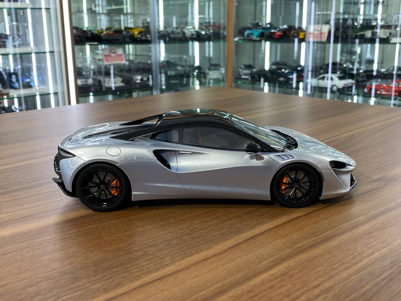 1/18 Resin Model GT Spirit McLaren Artura 2021 – Silver – Limited 999 pcs