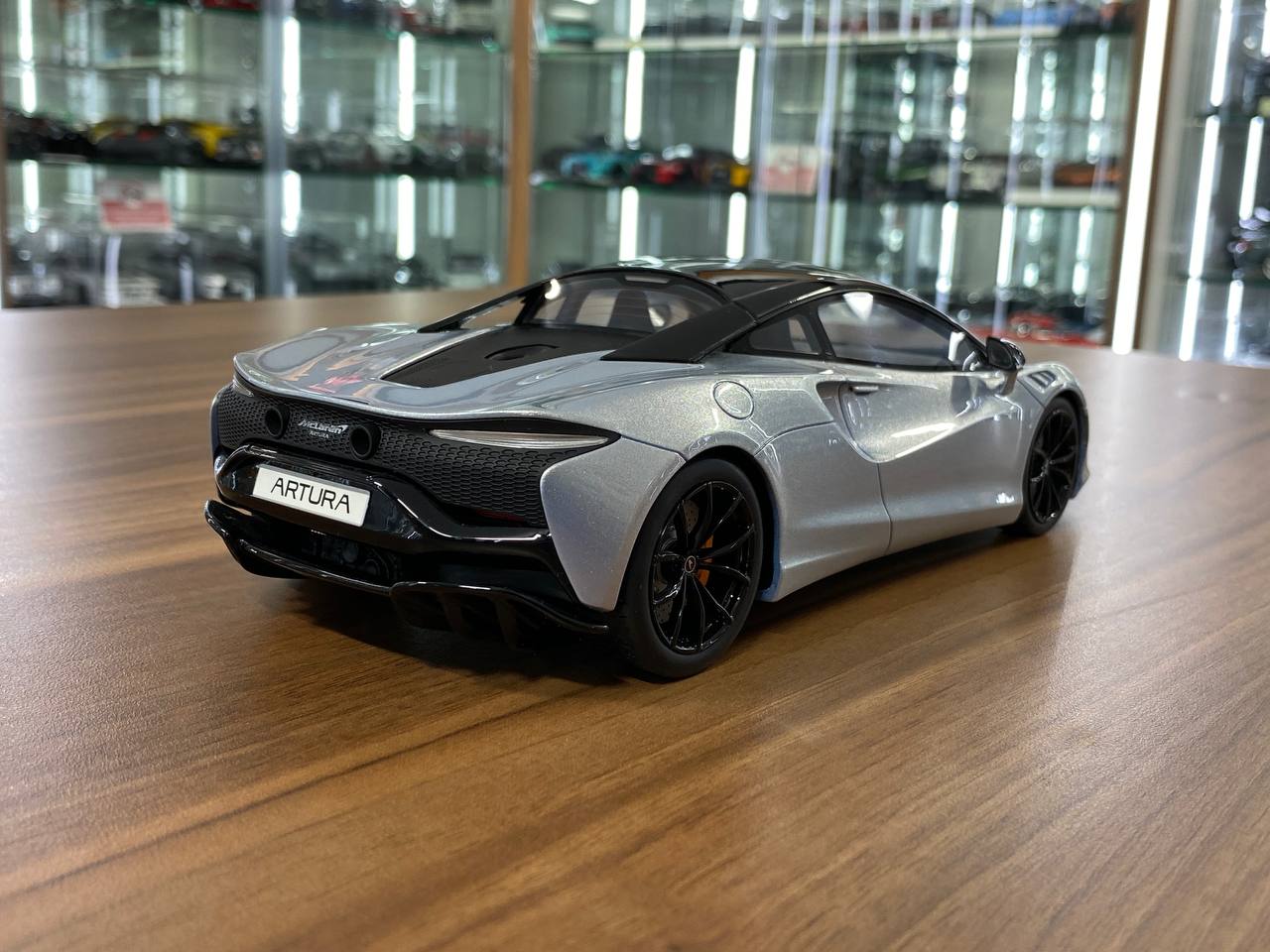1/18 Resin Model GT Spirit McLaren Artura 2021 – Silver – Limited 999 pcs