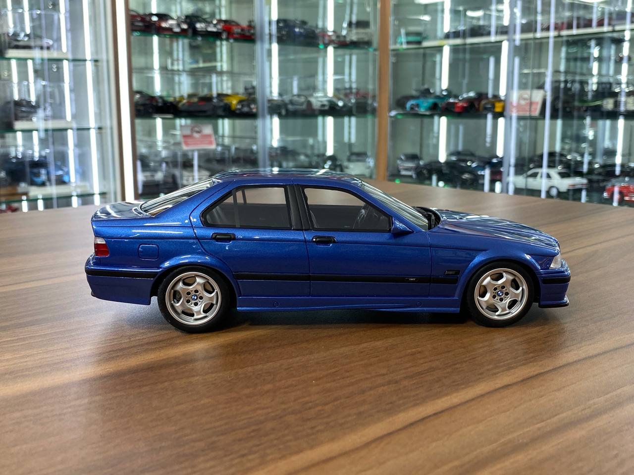 1/18 Resin Model OttO Mobile BMW M3 E36 1995 – Blue – Limited 3000 pcs