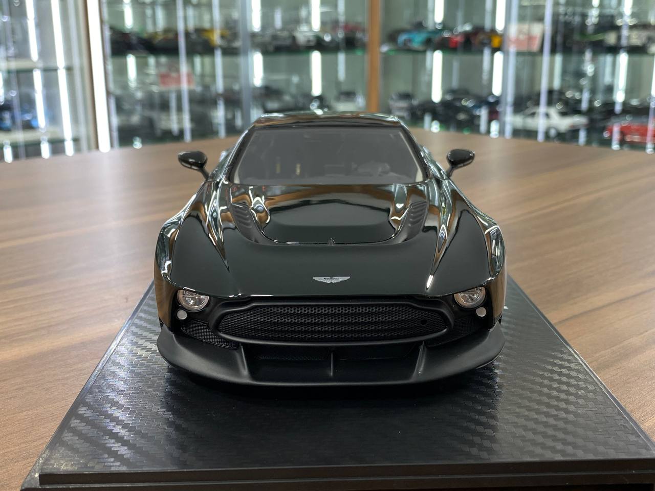 1/18 Resin Model GT Spirit Aston Martin Victor 2021 – Dark Green – Limited Edition
