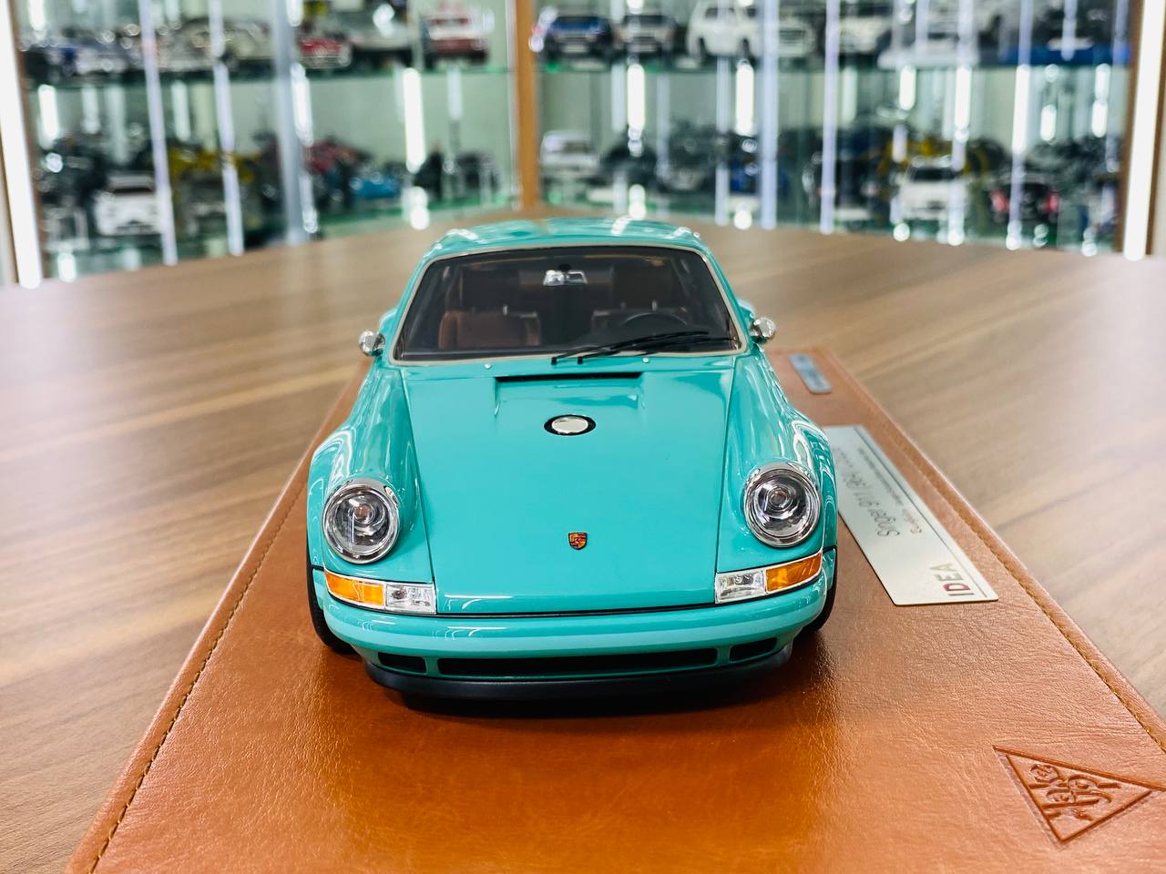 1/18 Resin Model - Make Up Porsche Singer 911 (964) Coupe (Malachite Green)