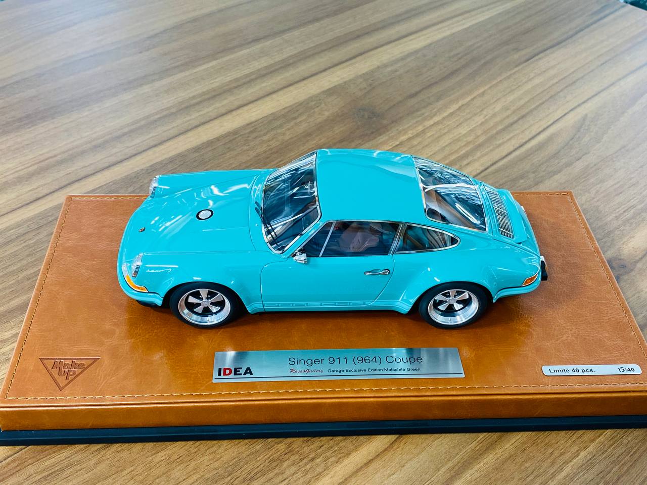 1/18 Resin Model - Make Up Porsche Singer 911 (964) Coupe (Malachite Green)