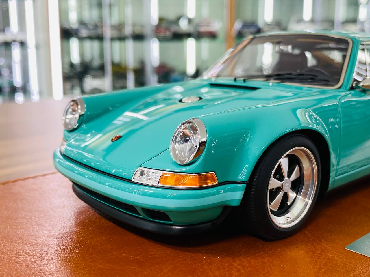 1/18 Resin Model - Make Up Porsche Singer 911 (964) Coupe (Malachite Green)