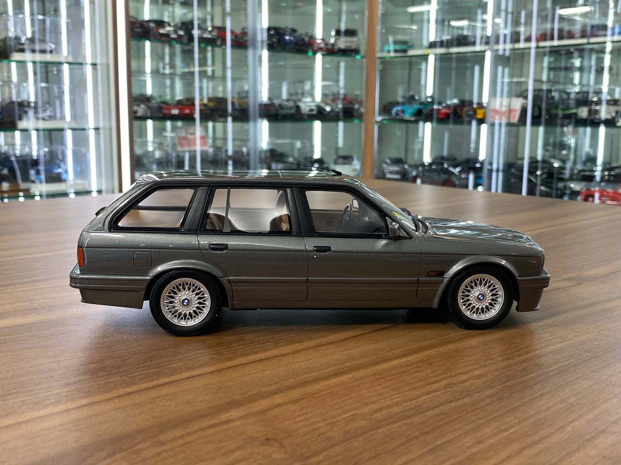 1/18 Resin BMW 325i E30 Touring M Pack 1991 - Grey by OttOMobile - Limited 3000 pcs