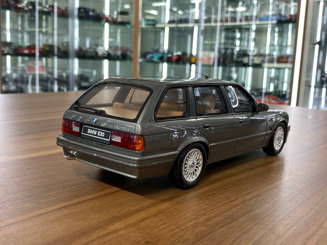 1/18 Resin BMW 325i E30 Touring M Pack 1991 - Grey by OttOMobile - Limited 3000 pcs