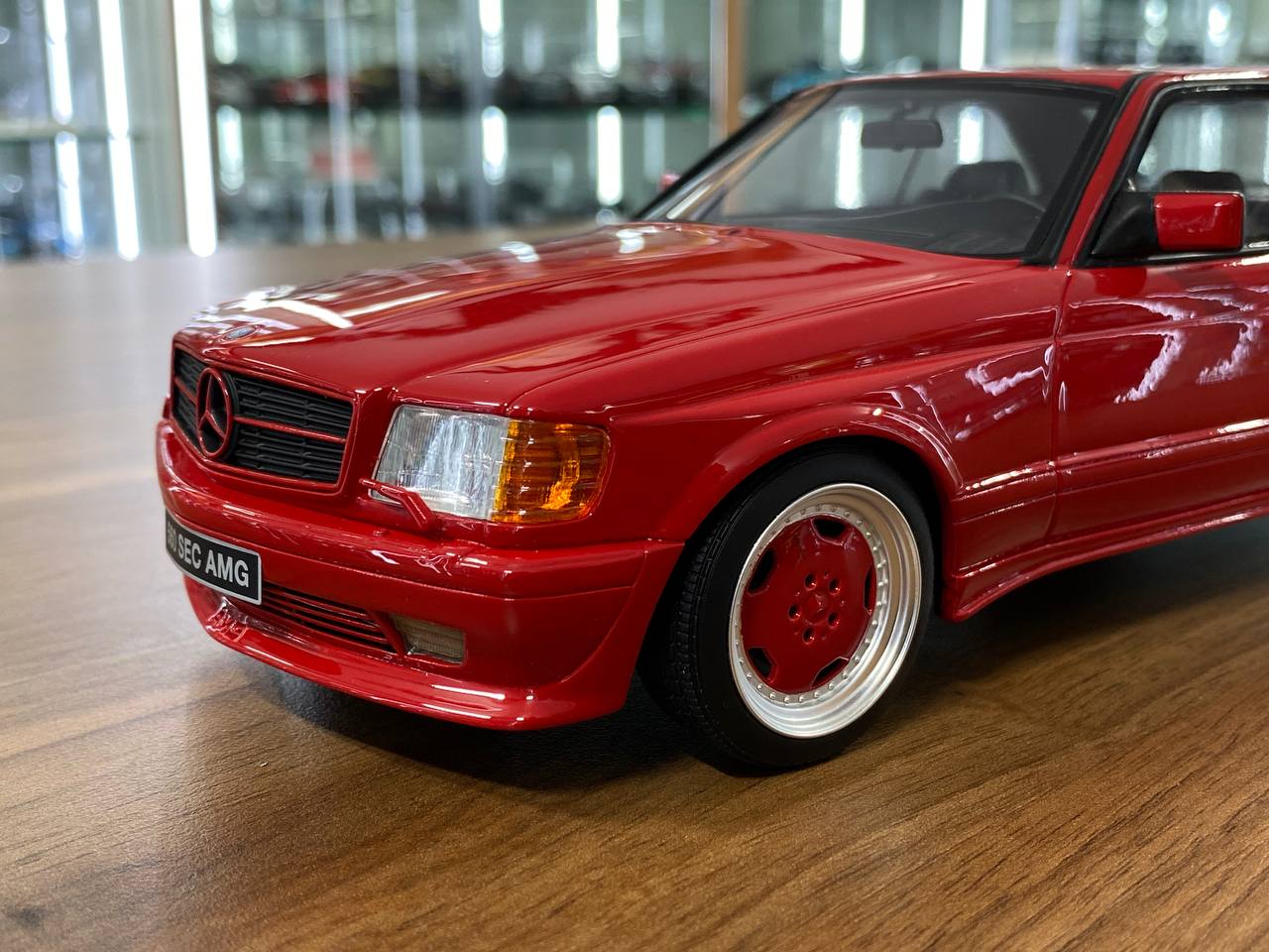 1/18 Resin Mercedes-Benz 560 SEC AMG (W126) 1987 - Signal Red by OttOMobile - Limited 2000 pcs