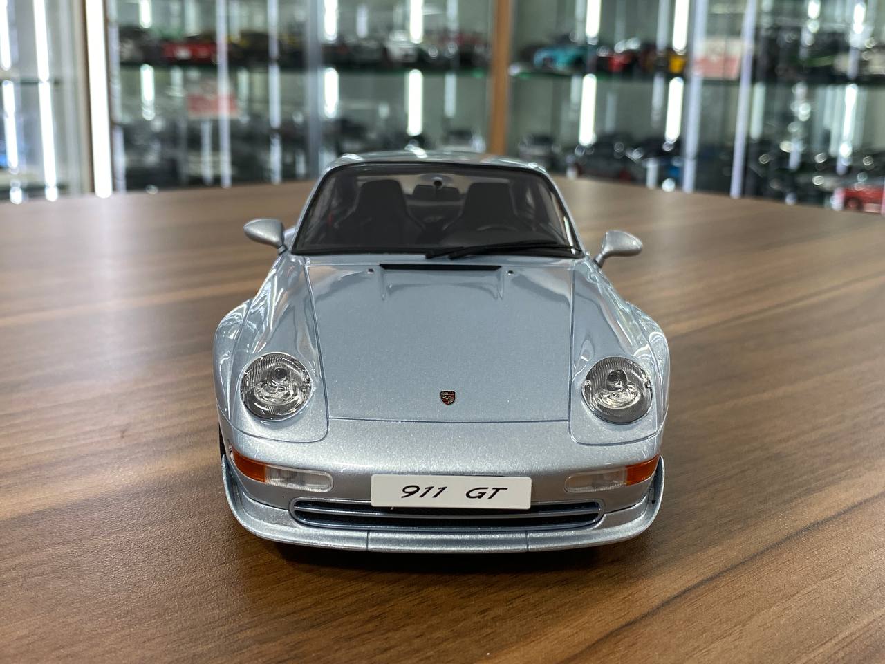 1/18 Resin Porsche 911 (993) GT 1995 - Silver by GT Spirit - Limited 504 pcs