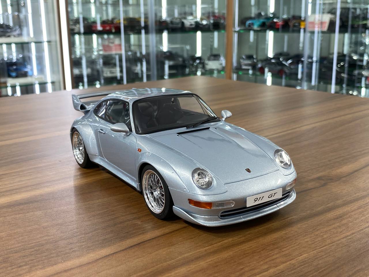 1/18 Resin Porsche 911 (993) GT 1995 - Silver by GT Spirit - Limited 504 pcs