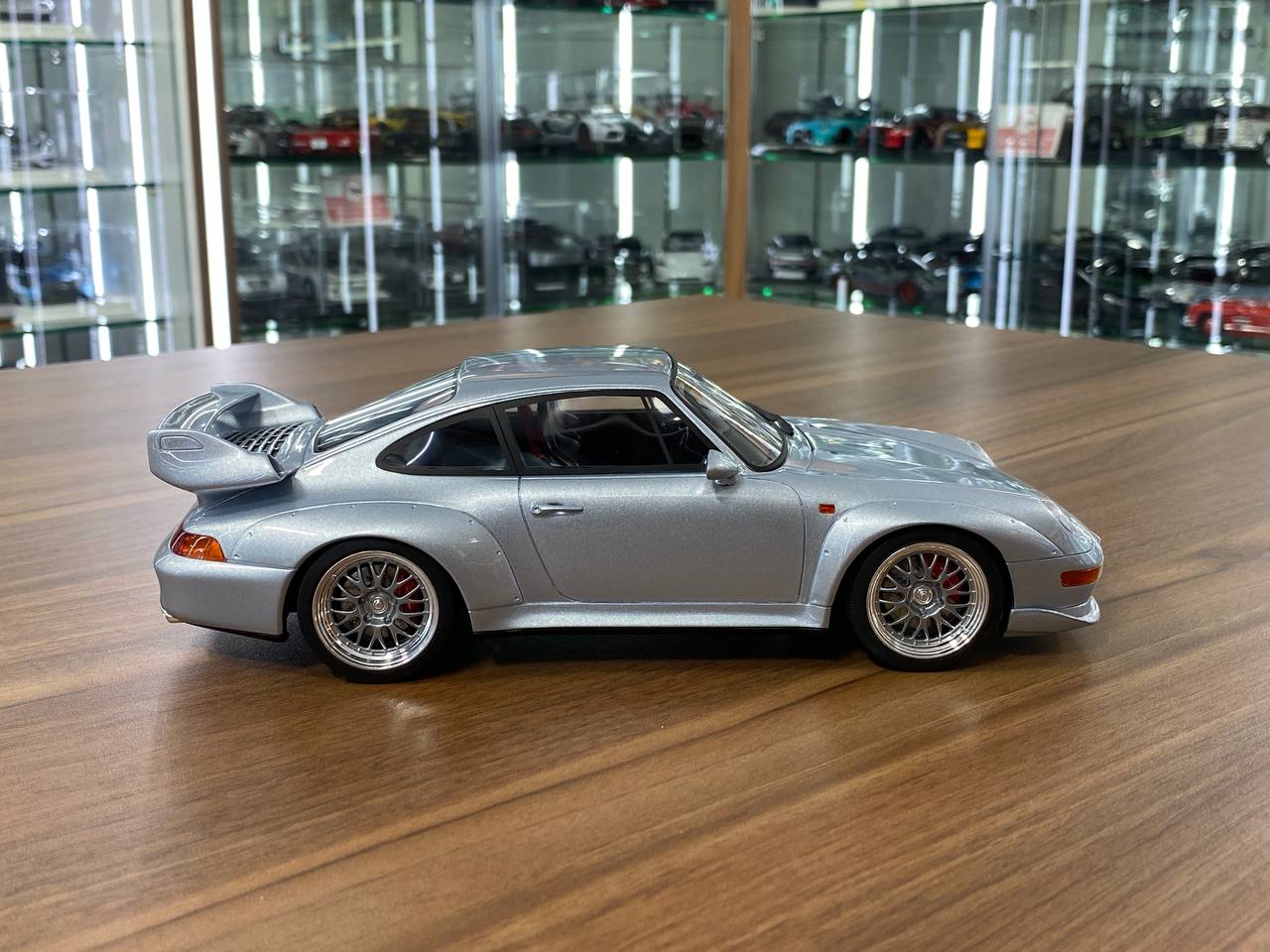 1/18 Resin Porsche 911 (993) GT 1995 - Silver by GT Spirit - Limited 504 pcs