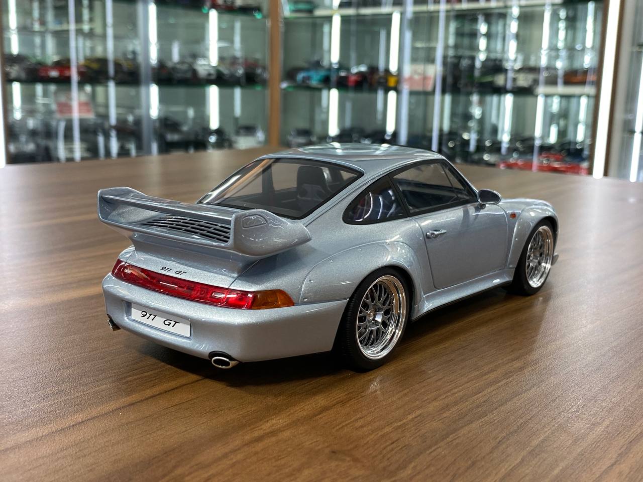 1/18 Resin Porsche 911 (993) GT 1995 - Silver by GT Spirit - Limited 504 pcs