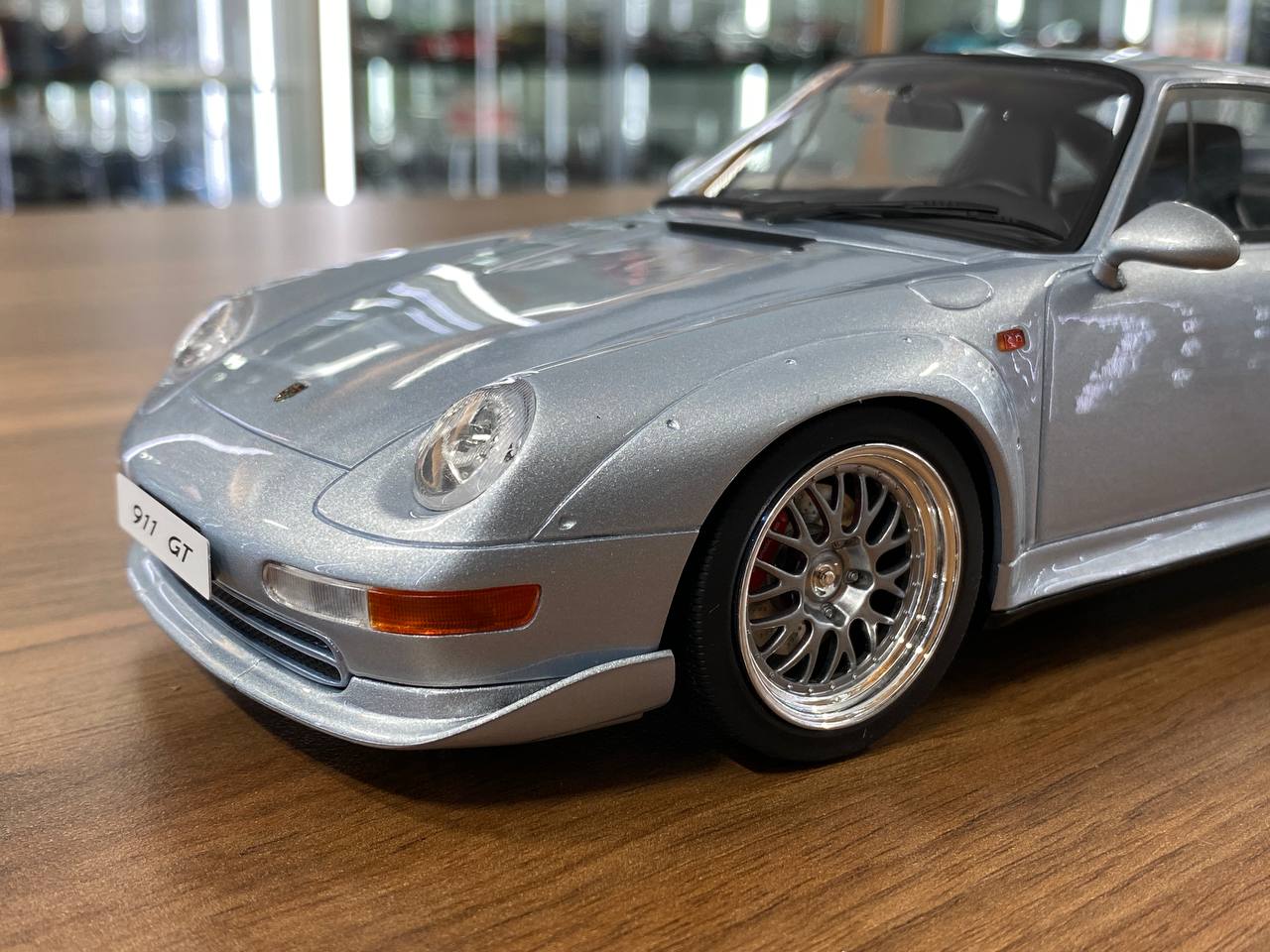 1/18 Resin Porsche 911 (993) GT 1995 - Silver by GT Spirit - Limited 504 pcs