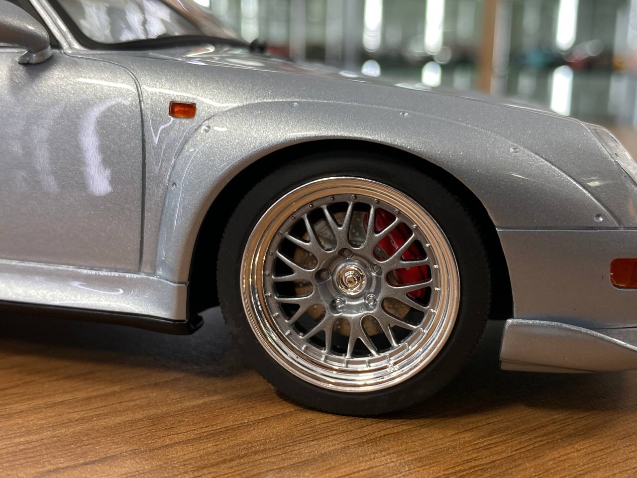 1/18 Resin Porsche 911 (993) GT 1995 - Silver by GT Spirit - Limited 504 pcs