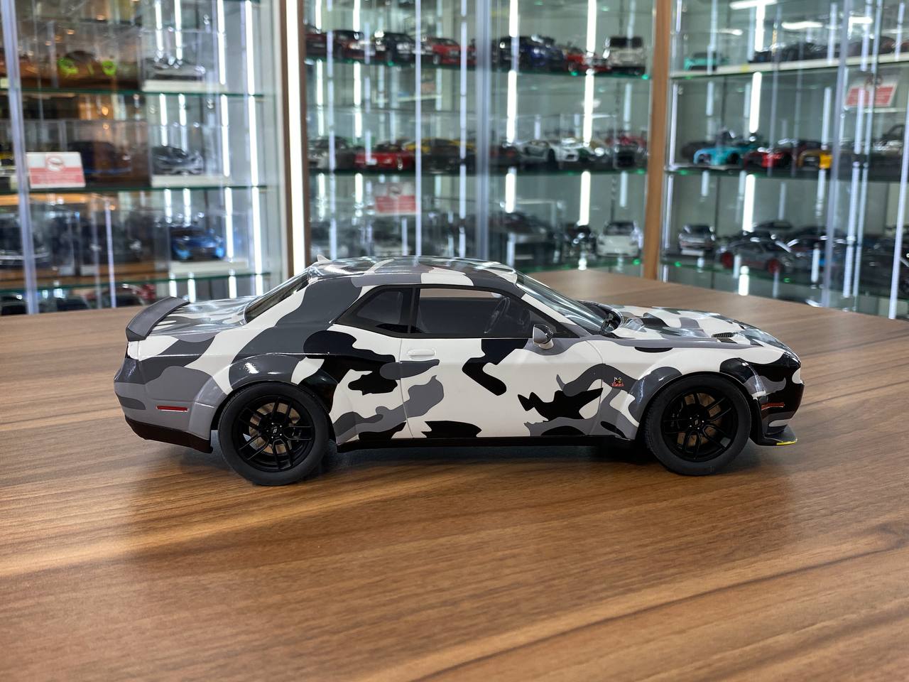 1/18 Resin GT Spirit Dodge Challenger R/T Scat Pack Widebody 2019 Camouflage Limited 504 pcs
