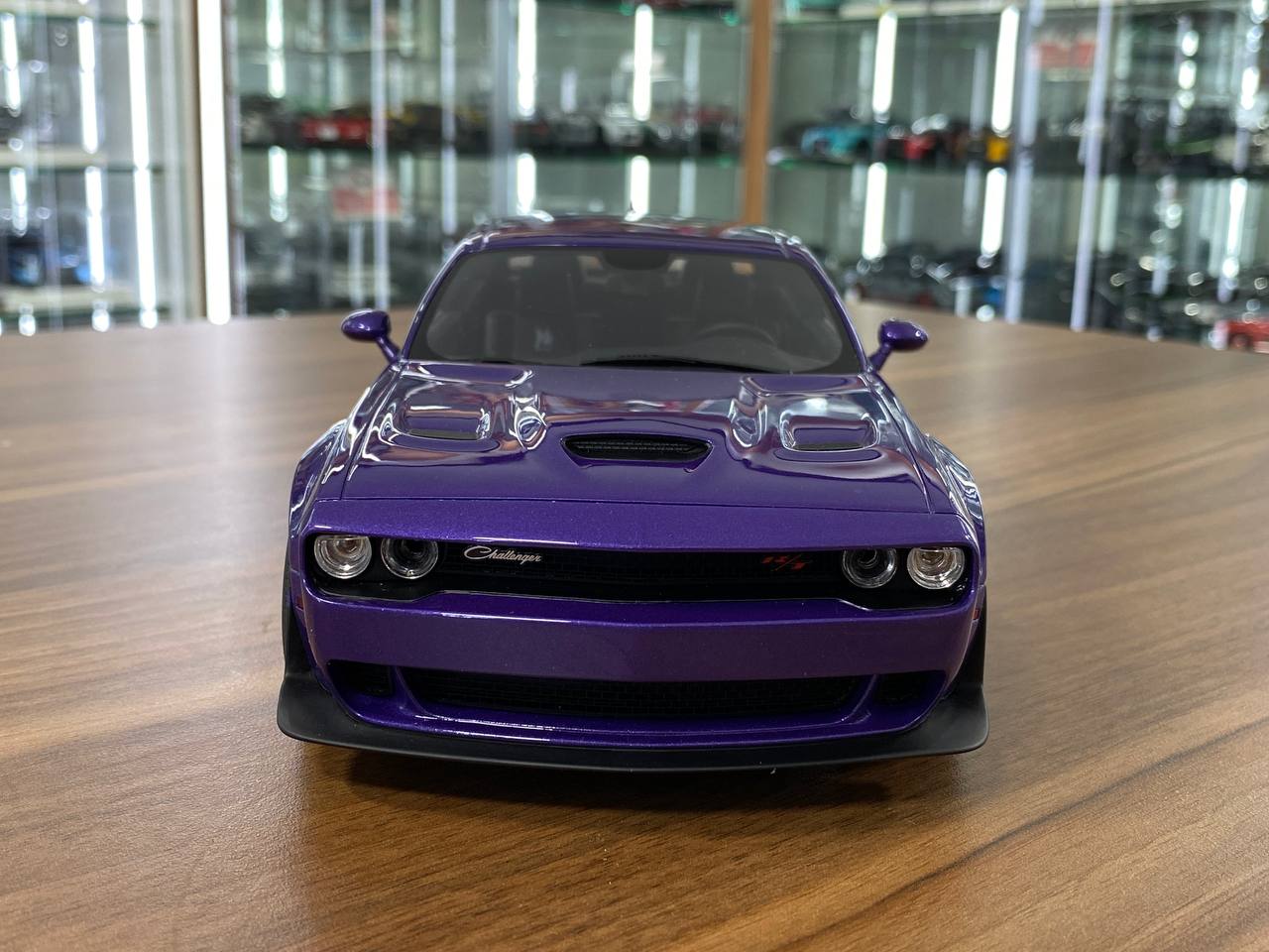 1/18 Resin Dodge Challenger R/T Scat Pack Widebody 2019 Purple Limited Edition