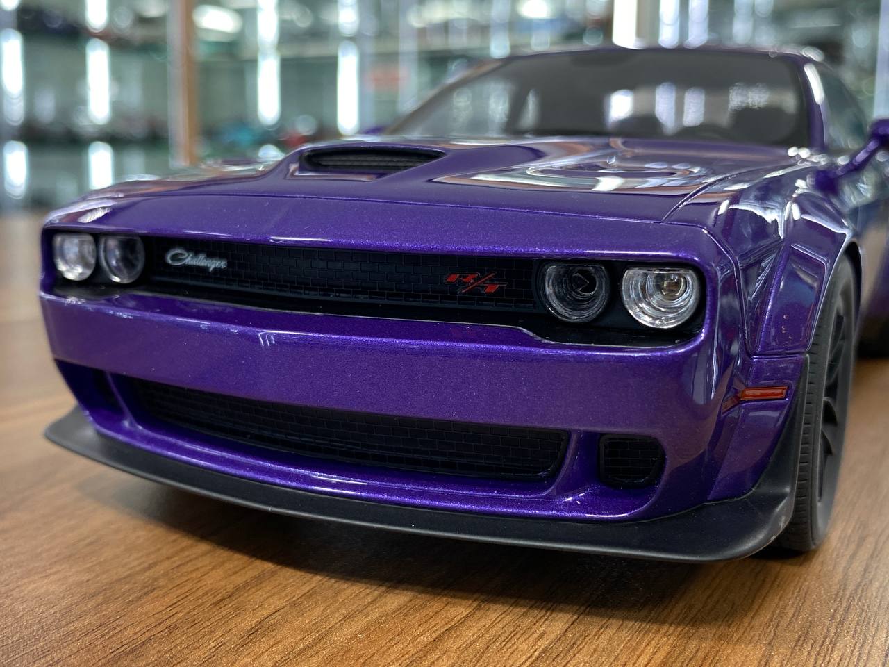 1/18 Resin Dodge Challenger R/T Scat Pack Widebody 2019 Purple Limited Edition