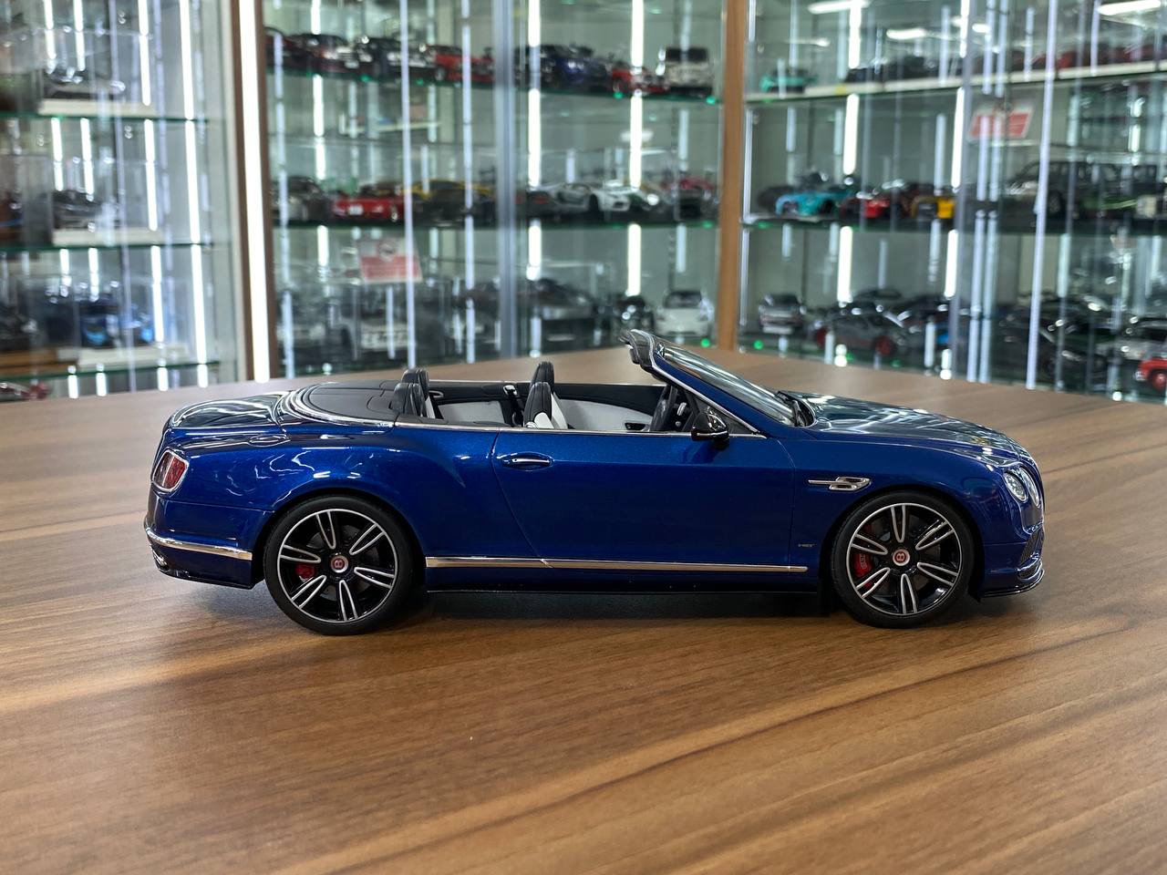 1/18 Resin GT Spirit Bentley Continental GT V8 S Convertible 2015 Blue Limited 1000 pcs