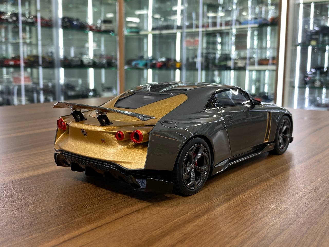 1/18 Resin Nissan GT-R50 BY ITALDESIGN 2018 Grey metallic/ Copper Limited 1400
