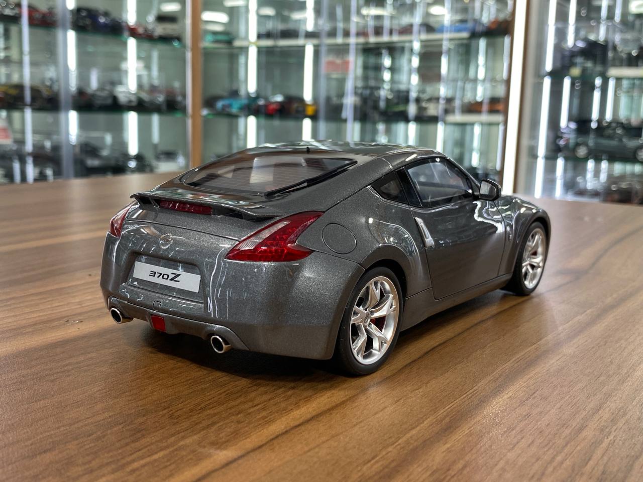 1/18 Resin Nissan 370Z Coupe 2009 Grey by GT Spirit - Limited 2000 pcs