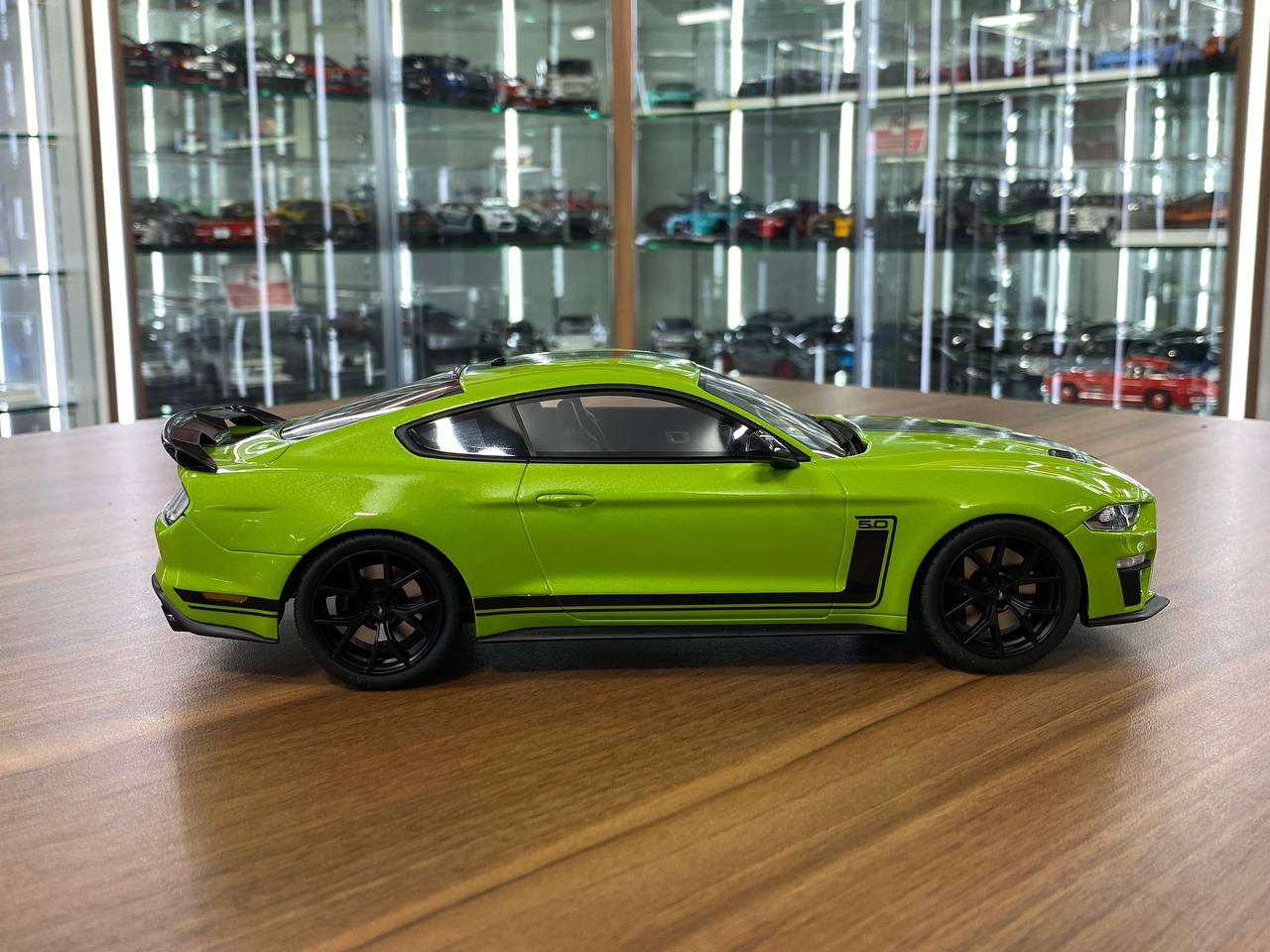 1/18 Resin GT Spirit FORD Mustang R-Spec 2021 Grabber Lime green Limited 057
