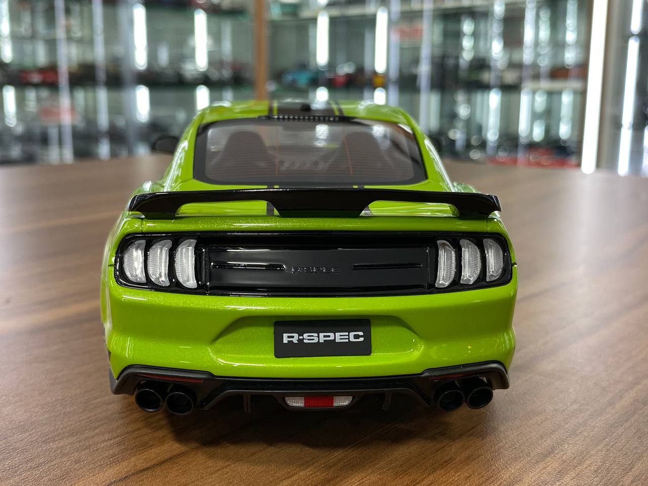 1/18 Resin GT Spirit FORD Mustang R-Spec 2021 Grabber Lime green Limited 057