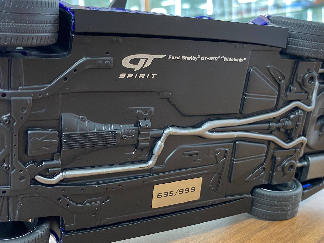 1/18 resin GT Spirit FORD Mustang Shelby GT350 widebody 2017 Blue / black stripes Limited 999