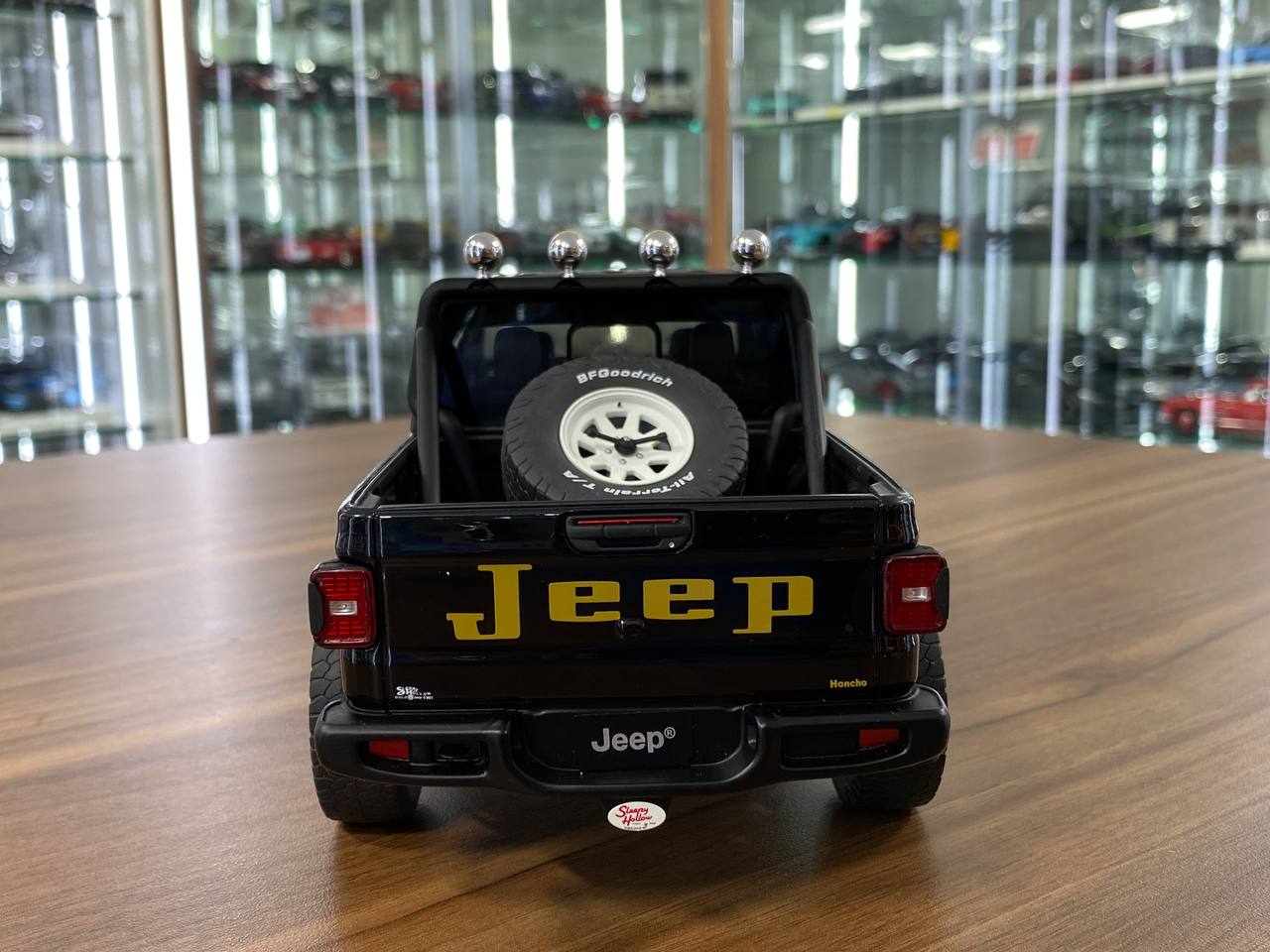1/18 Resin GT Spirit JEEP Gladiator Honcho 2021 Black yellow Limited 500