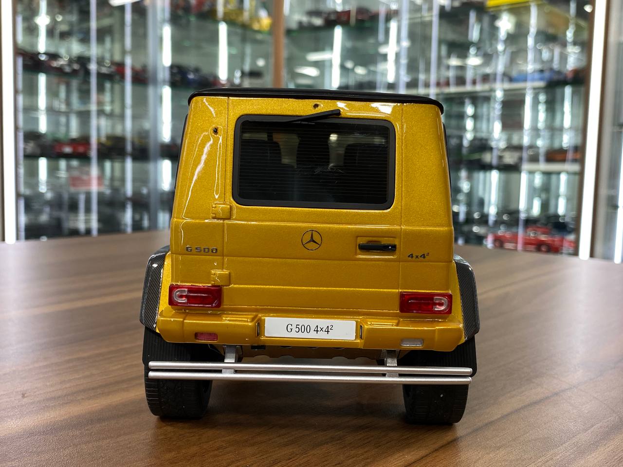 1/18 Resin model GT Spirit Mercedes Benz G500 4x4 Gold Limited 600 pcs