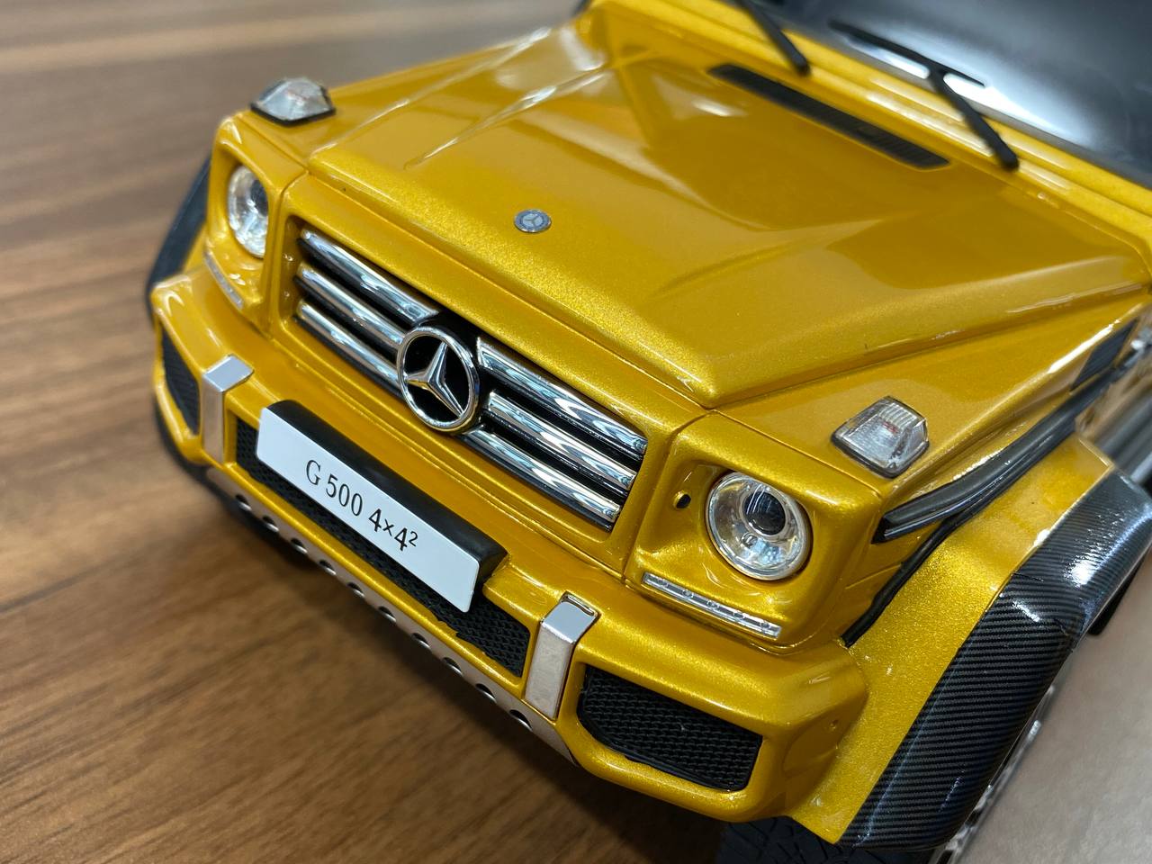 1/18 Resin model GT Spirit Mercedes Benz G500 4x4 Gold Limited 600 pcs