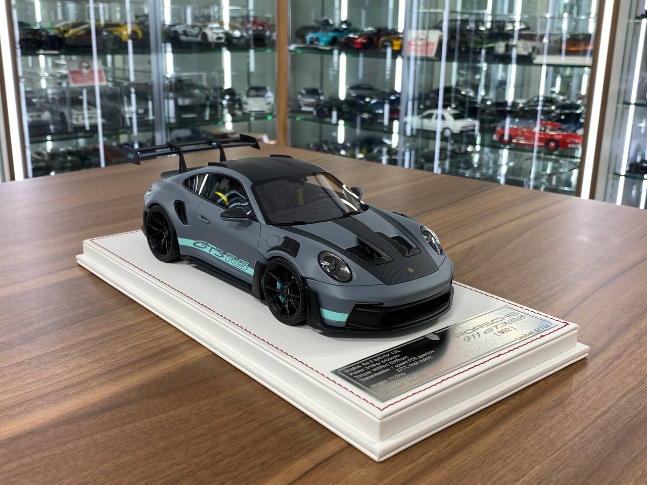 1/18 Resin model Davis & Giovanni Porsche 911 GT3 RS (992) Maty grey, turquoise livery Limited- 8 pcs