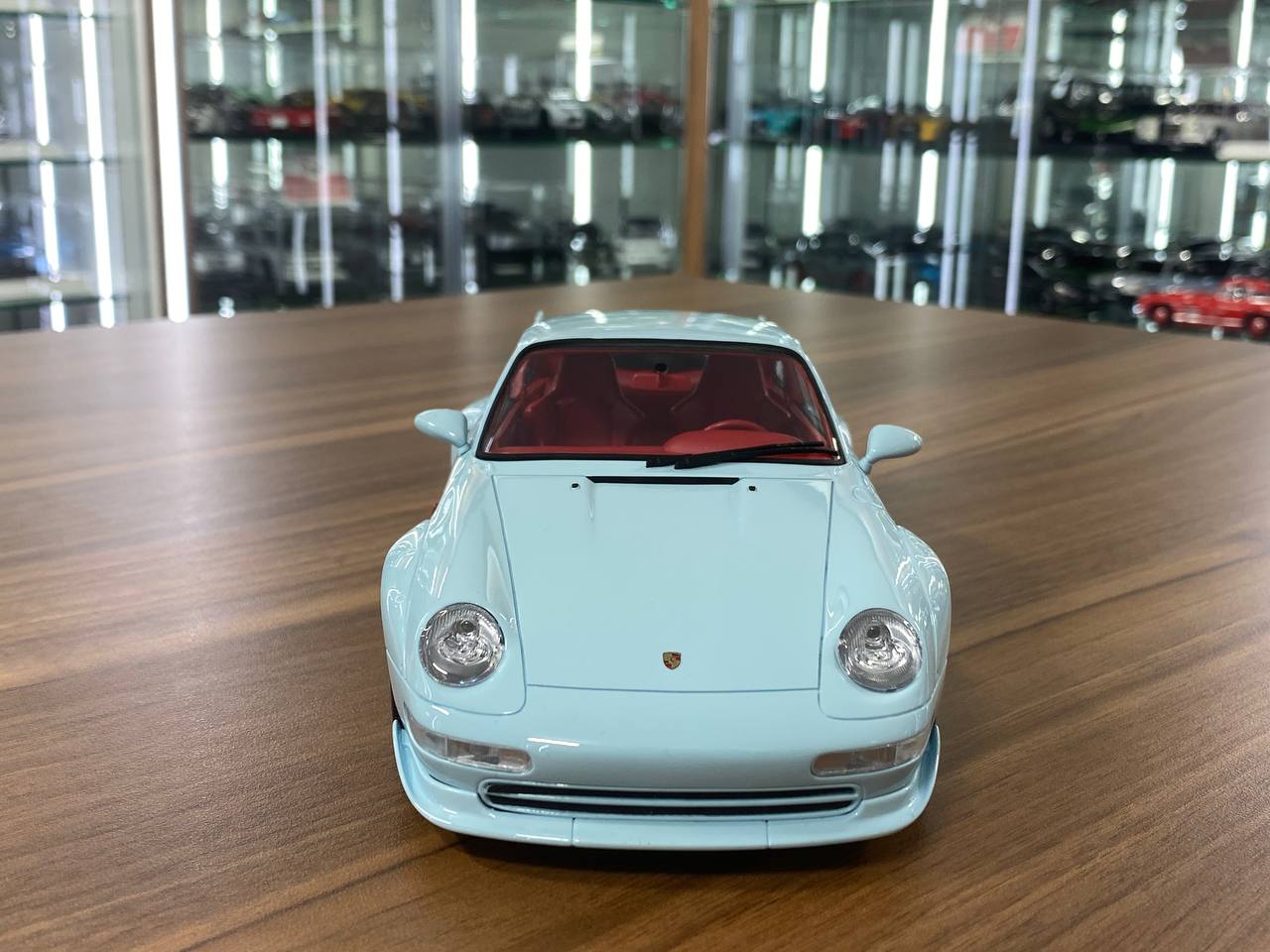 1/18 Resin GT Spirit Porsche 911 (993) GT 1996 light blue Limited 999 pcs